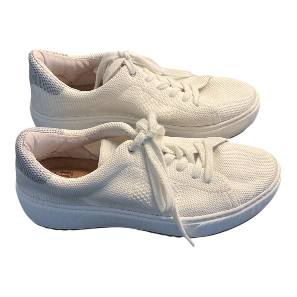 Women's White Casual Sneakers
